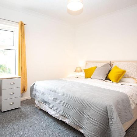 Bright 3 Bedroom Townhouse Near City Centre NWI Buitenkant foto