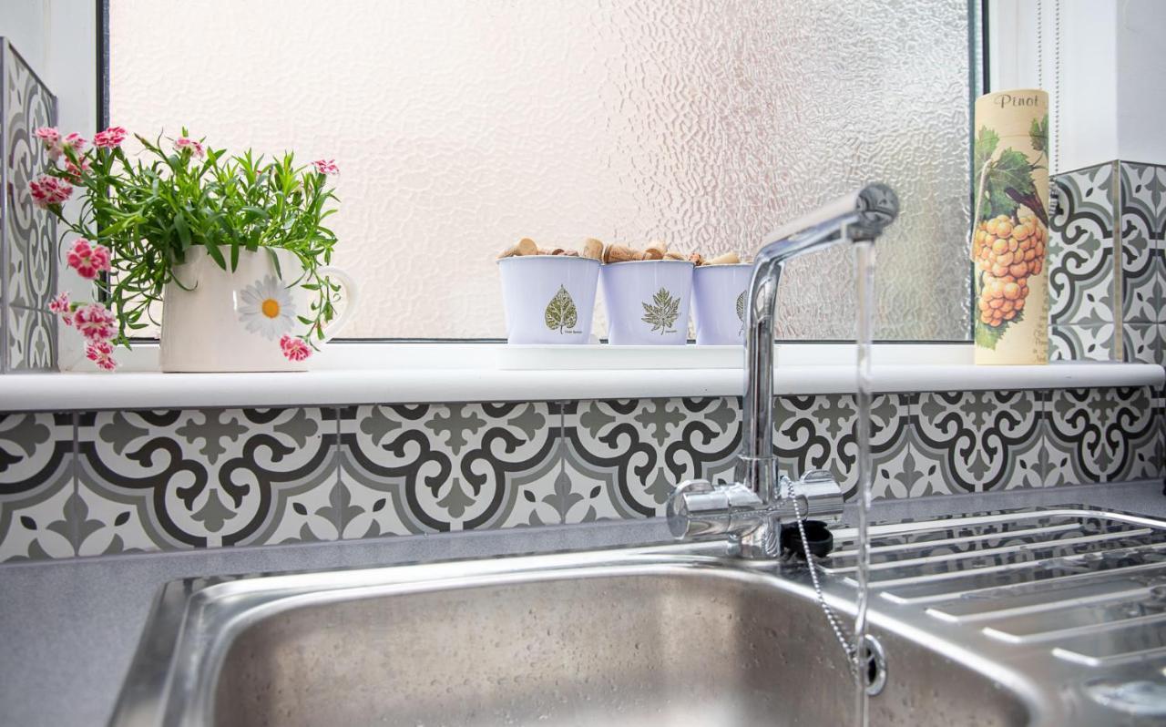 Bright 3 Bedroom Townhouse Near City Centre NWI Buitenkant foto